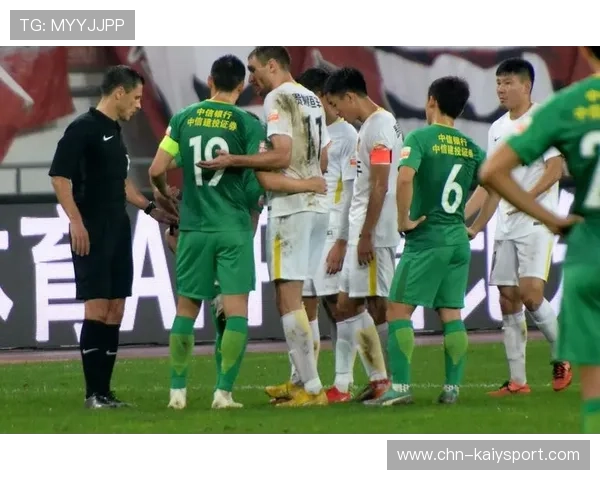 比赛现场下冰雹！裁判紧急终止比赛