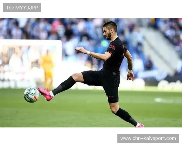 尤文1-1多特，老妇人状态低迷，大黄蜂主业稳健，尤文队套