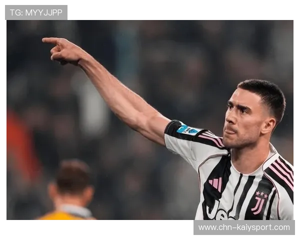 弗拉霍维奇禁区前沿停球转身一气呵成：那一瞬的优雅与力量